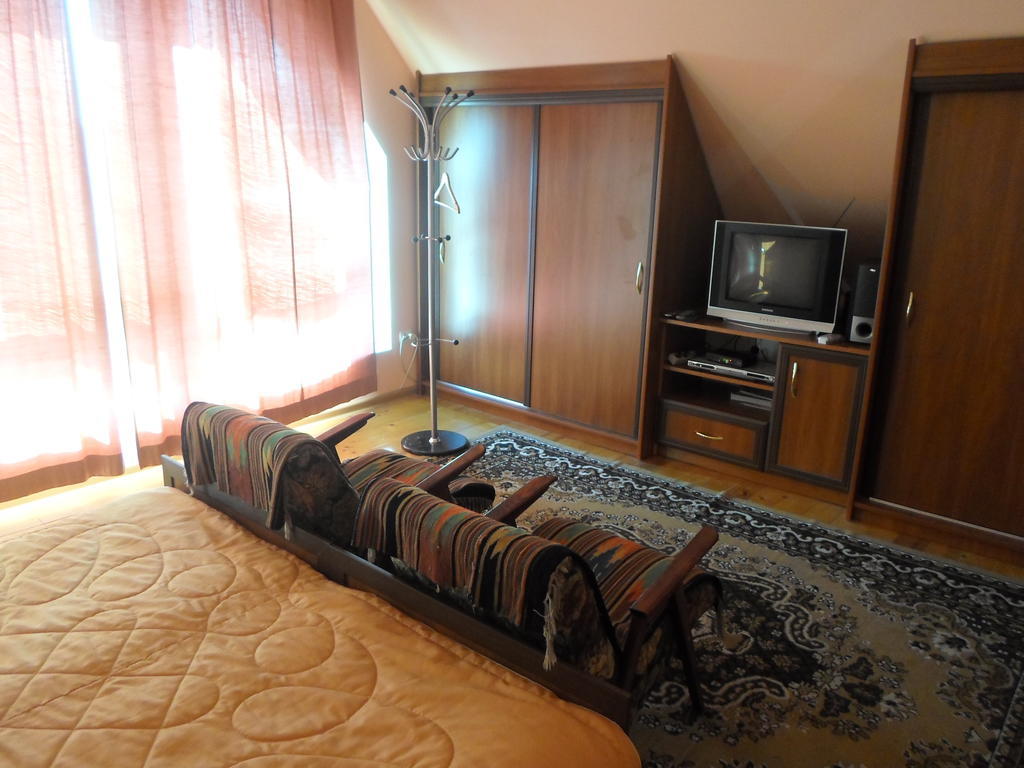 Grono Isabelly Hotel Uzhhorod Room photo